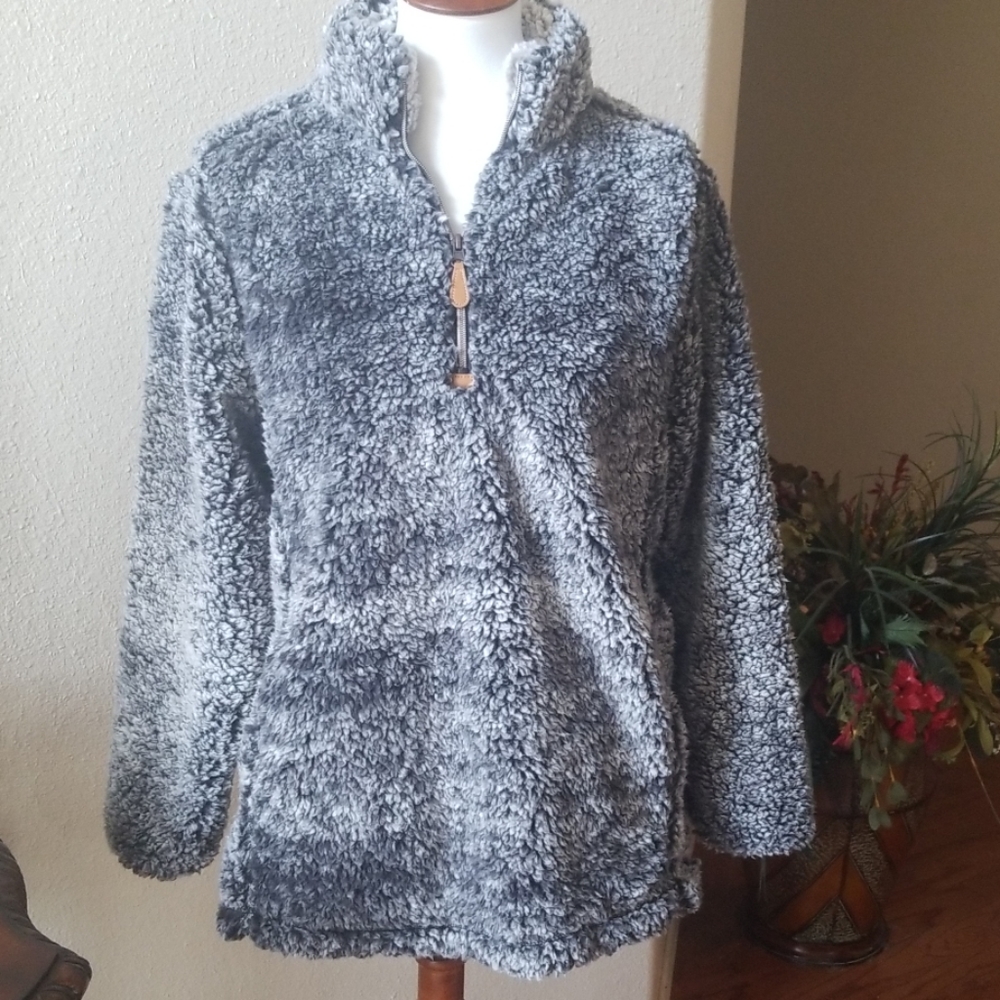 NWOT Katydid sherpa pullover size Med